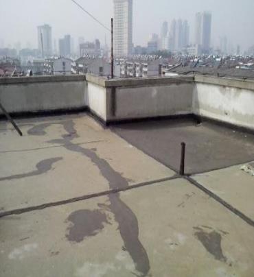 四子王旗漏水维修 楼顶漏水是什么原因，楼顶漏水维修方法是什么?